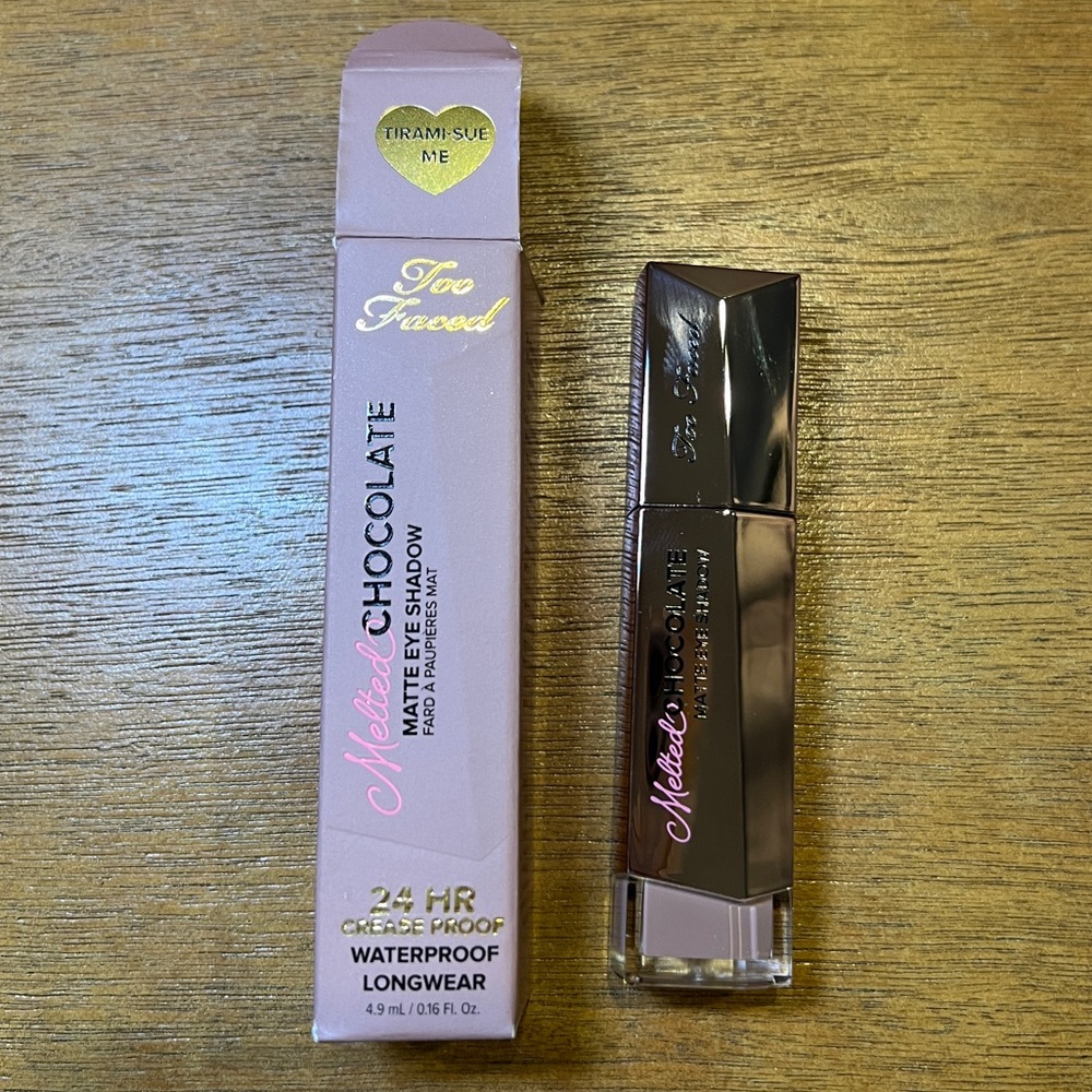 Too Faced Melted Chocolate Liquid Matte Eyeshadow
Shade: Tirami-sue Me
